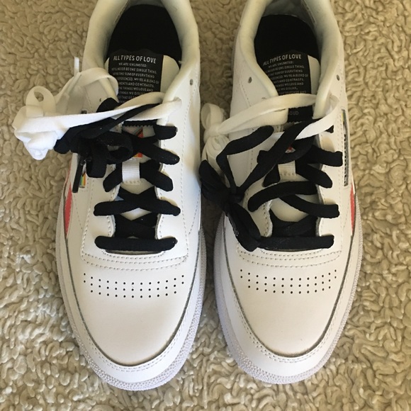 Reebok - Picture 2 of 11